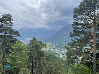 Hoher Fricken Mountain, ascend via west face, descend via east face