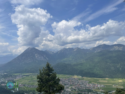 Hoher Fricken Mountain, ascend via west face, descend via east face