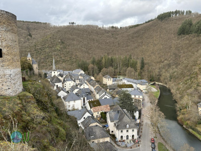 Esch-Sauer – Burgruine mit Turm Runde von Esch-sur-Sûre